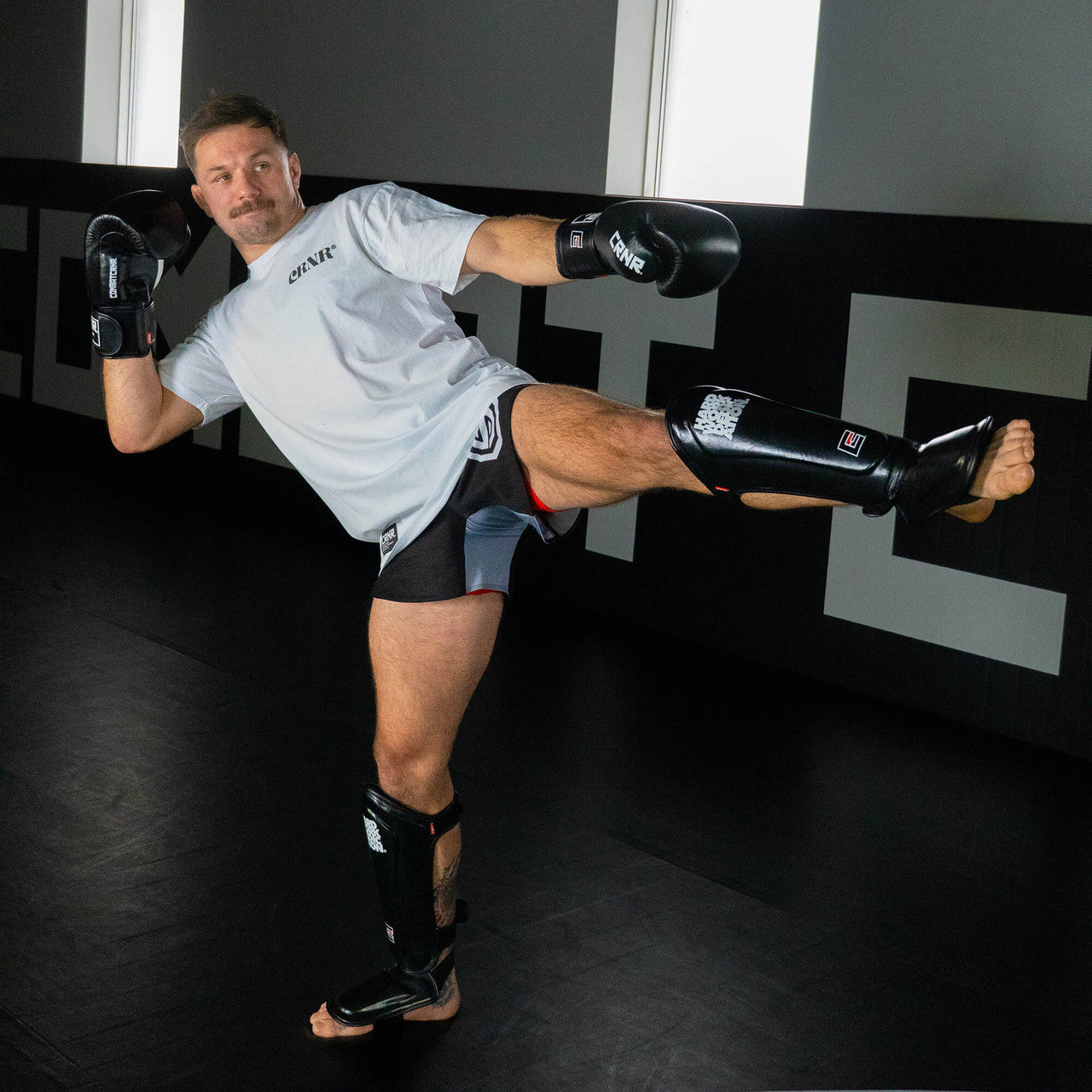 Man kicking muay thai